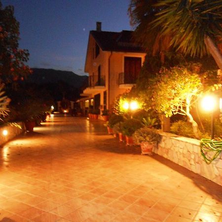 B&B Al Giardino Monreale Esterno foto
