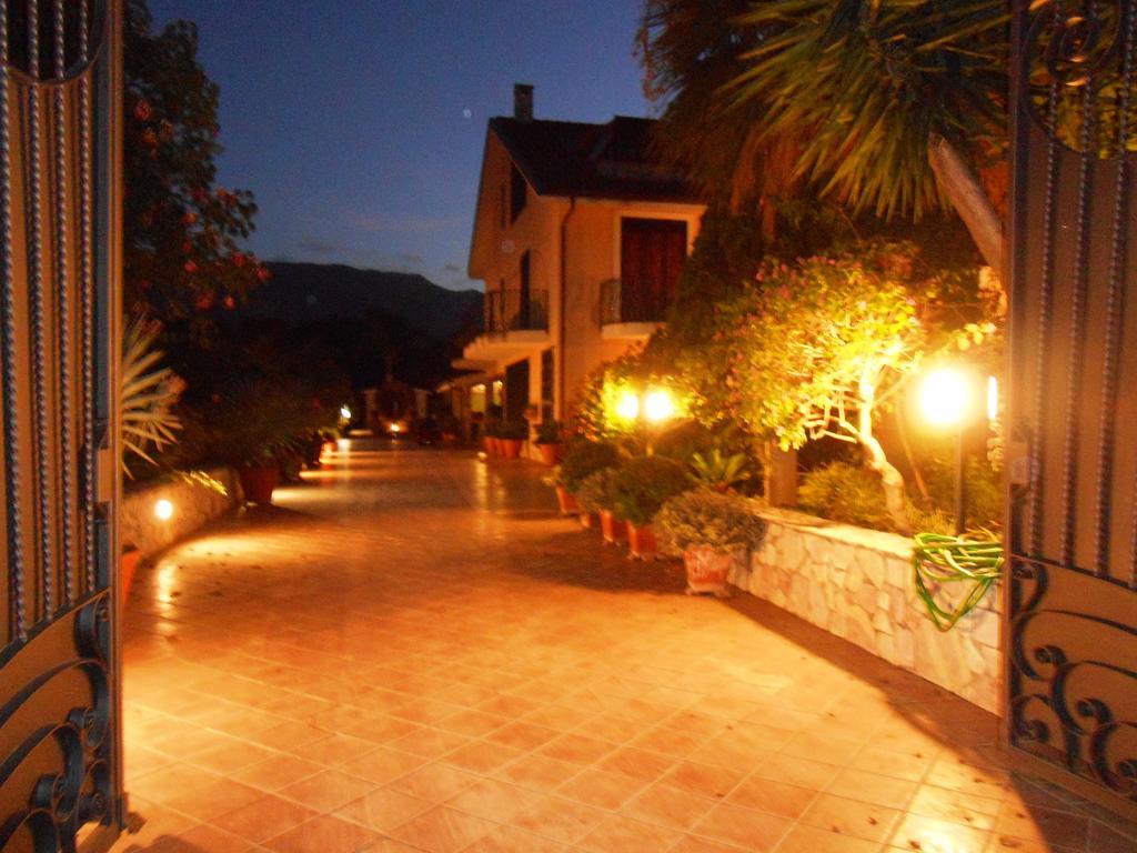 B&B Al Giardino Monreale Esterno foto